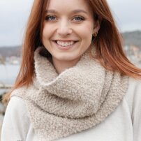 DROPS Alpaca Bouclé - 80% alpaka, 15% vlna, 5% polyamid
